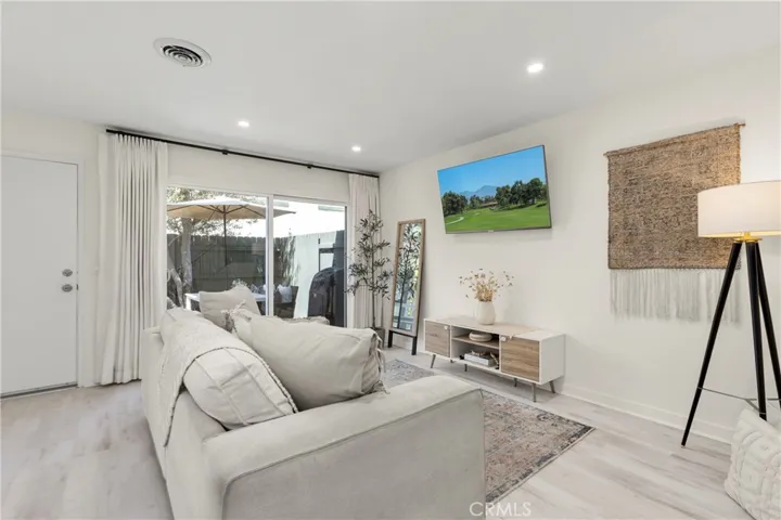 1632 Iowa, Costa Mesa, California 92626