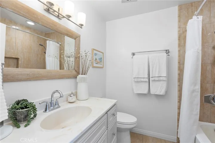 1632 Iowa, Costa Mesa, California 92626