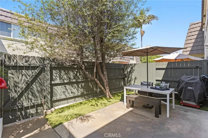 1632 Iowa, Costa Mesa, California 92626