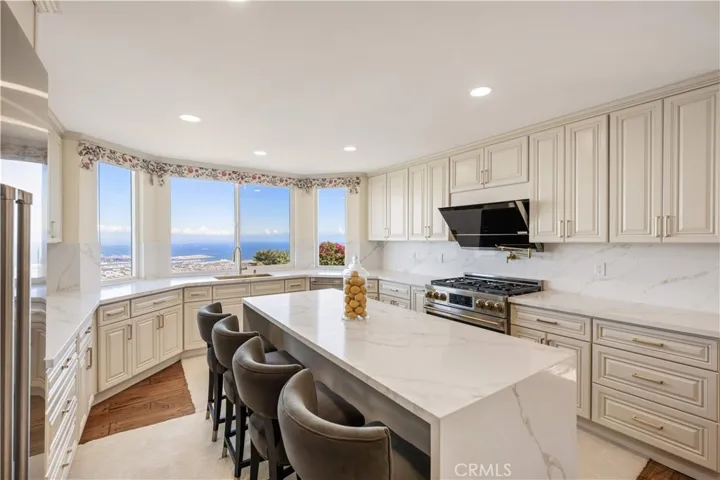 10 Avenue De Azalea, Rancho Palos Verdes, California 90275