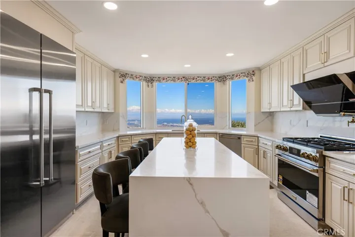 10 Avenue De Azalea, Rancho Palos Verdes, California 90275