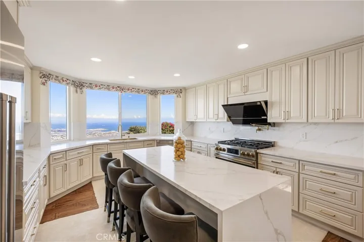 10 Avenue De Azalea, Rancho Palos Verdes, California 90275