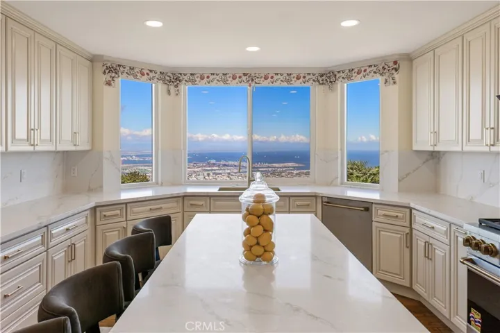 10 Avenue De Azalea, Rancho Palos Verdes, California 90275