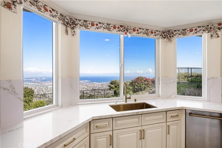 10 Avenue De Azalea, Rancho Palos Verdes, California 90275