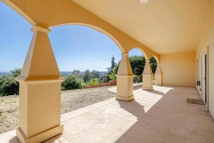 960 Smith Road, Watsonville, California 95076