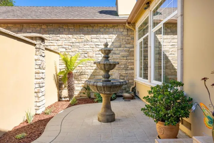 960 Smith Road, Watsonville, California 95076