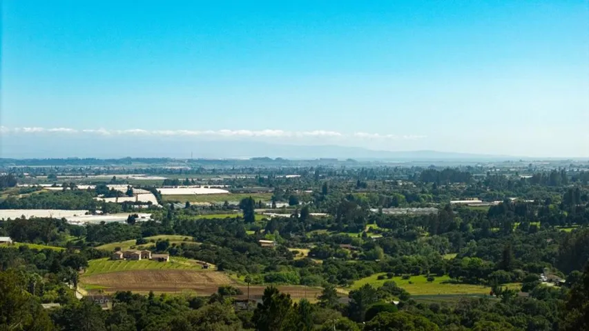 960 Smith Road, Watsonville, California 95076