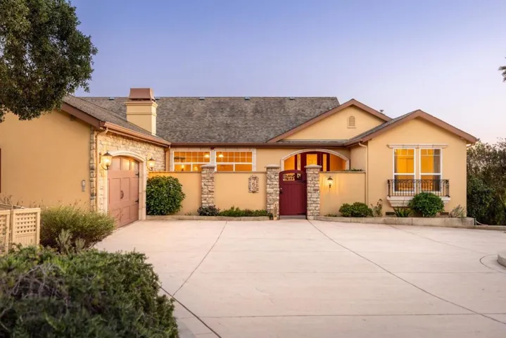 960 Smith Road, Watsonville, California 95076