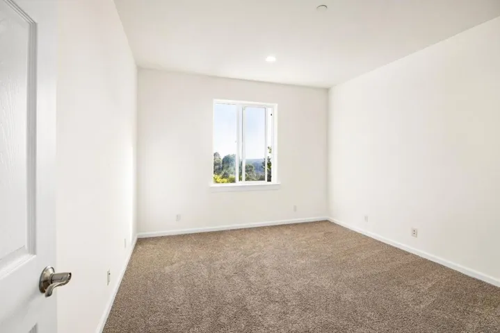 960 Smith Road, Watsonville, California 95076