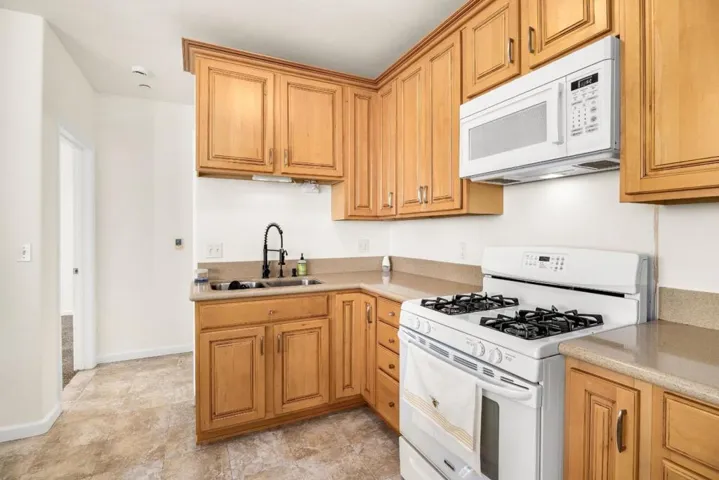 960 Smith Road, Watsonville, California 95076