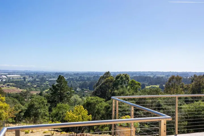 960 Smith Road, Watsonville, California 95076