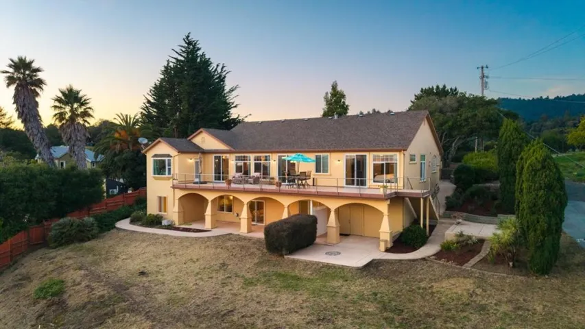 960 Smith Road, Watsonville, California 95076