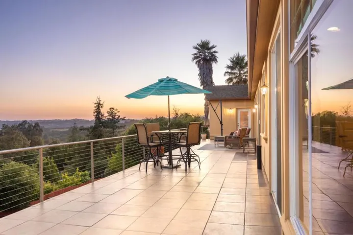 960 Smith Road, Watsonville, California 95076