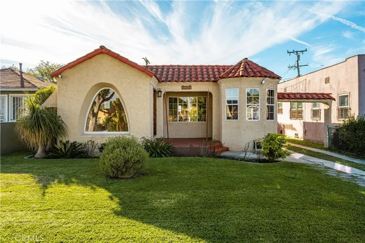 9933 San Anselmo, South Gate, California 90280