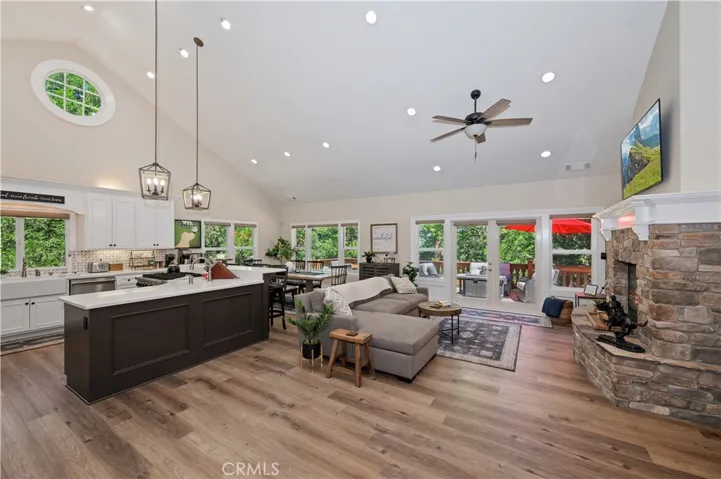 757 Nadelhorn Drive, Lake Arrowhead, California 92352