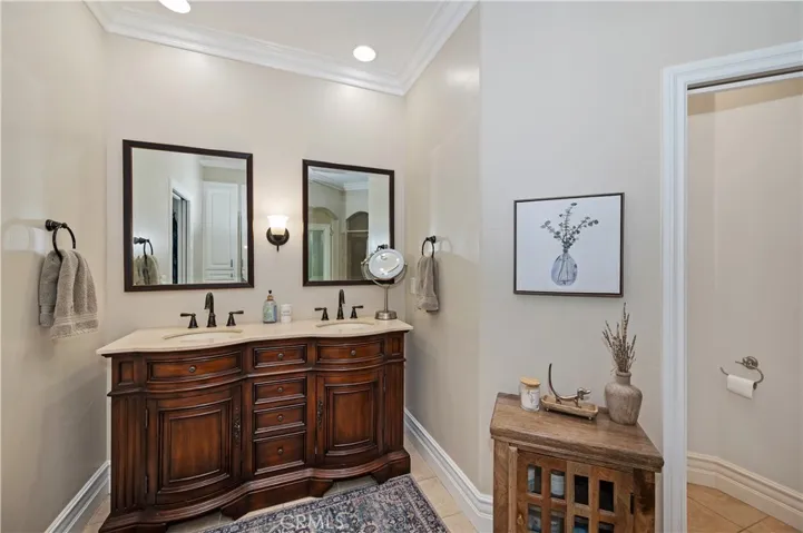 757 Nadelhorn Drive, Lake Arrowhead, California 92352