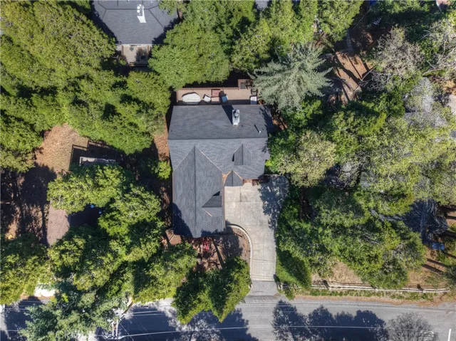 757 Nadelhorn Drive, Lake Arrowhead, California 92352