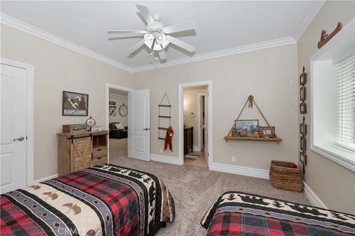 757 Nadelhorn Drive, Lake Arrowhead, California 92352