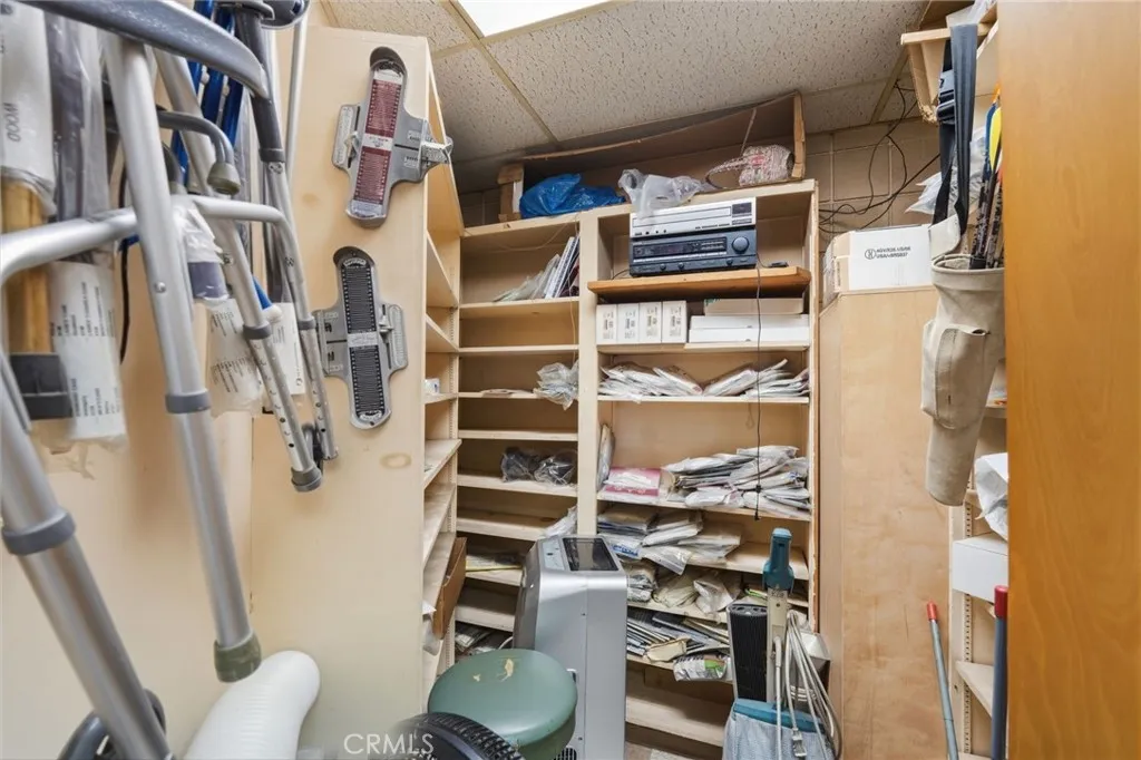 Back work area/ storage