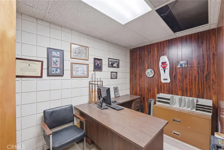 Digitally enhanced (cleared space)- patient room 2