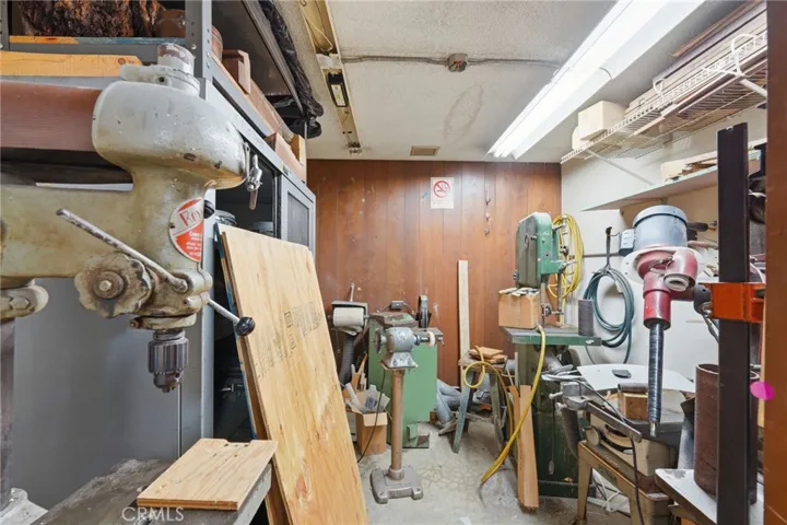 Back work area/ storage