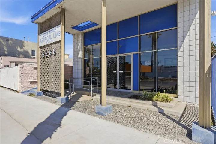 2268 Long Beach Blvd.