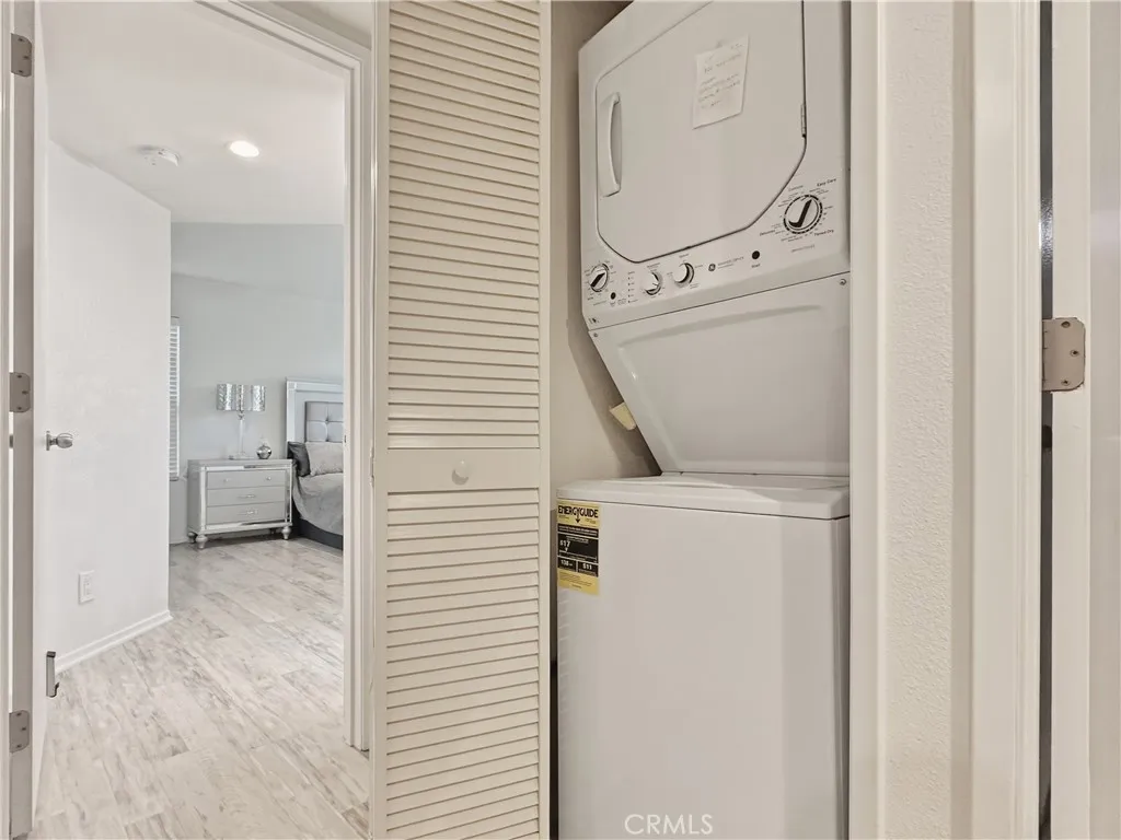 Indoor INCLUDED Laundry!