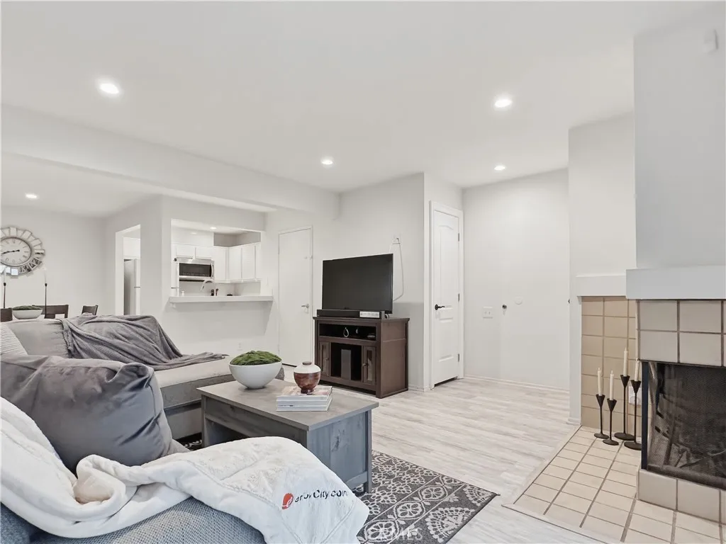 Welcome to 13104 Glen Ct, #45