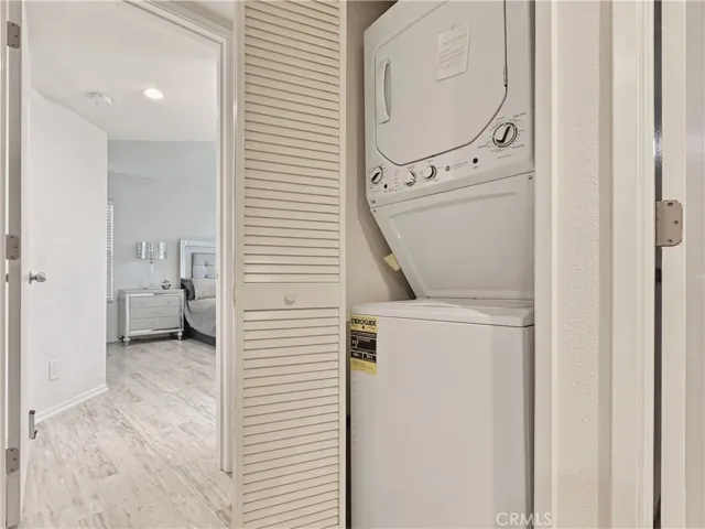 Indoor INCLUDED Laundry!