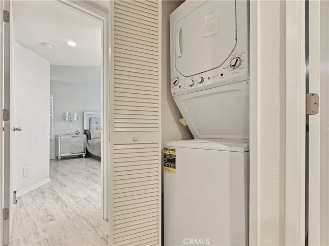 Indoor INCLUDED Laundry!