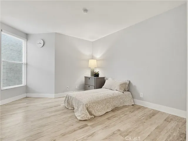Large Guest Room!