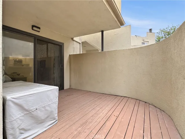 Included Storage Unit!