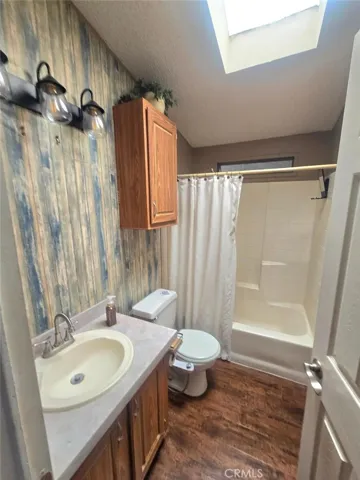 2nd bathroom