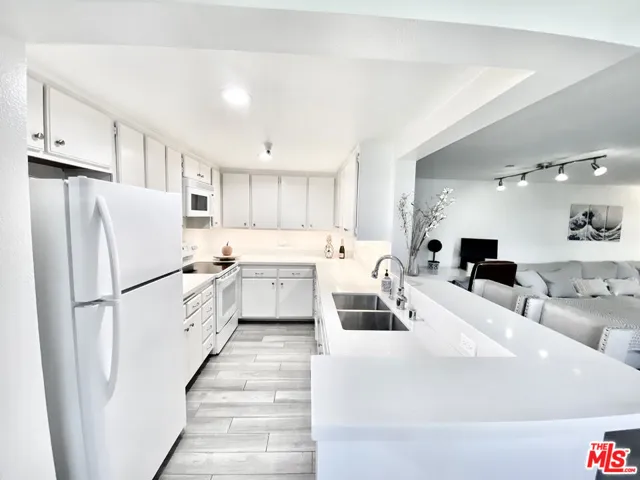 2910 Neilson Way 604, Santa Monica, California 90405