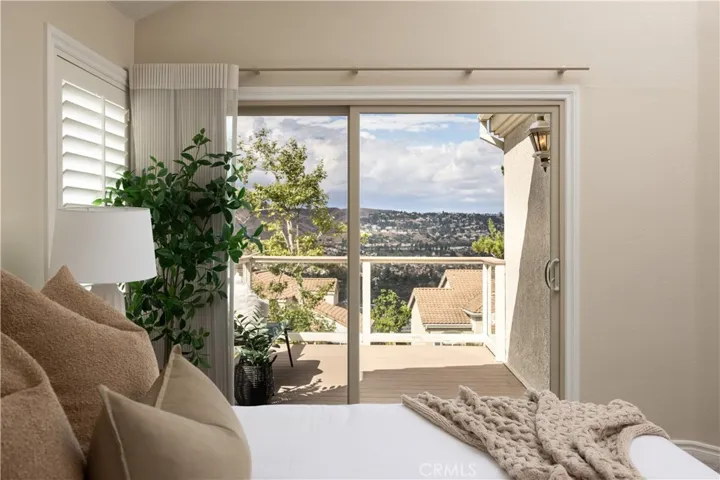 547 S Eveningsong Lane, Anaheim Hills, California 92808