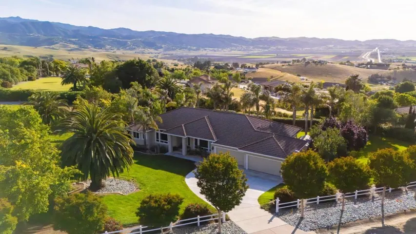 303 Taryn Court, Hollister, California 95023