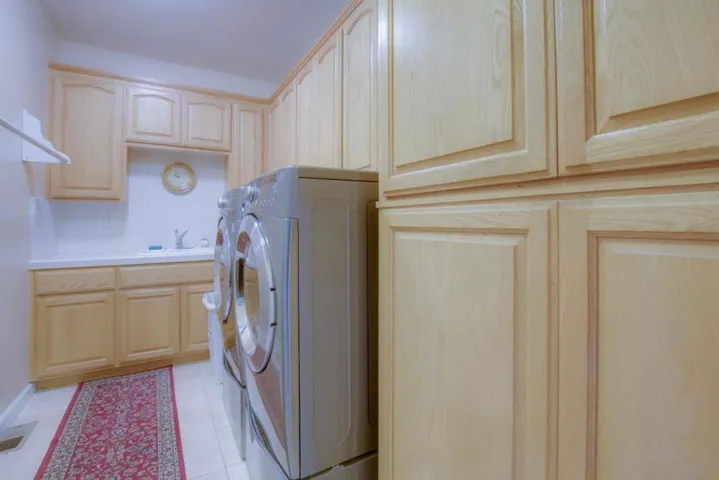 303 Taryn Court, Hollister, California 95023