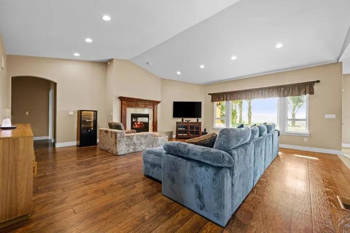 303 Taryn Court, Hollister, California 95023