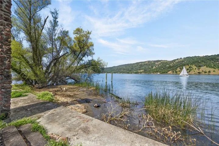 8266 Peninsula, Kelseyville, California 95451