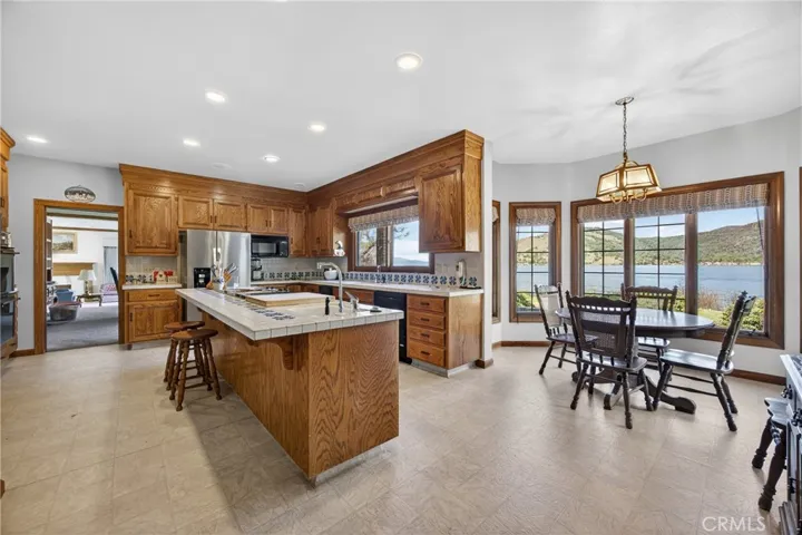 8266 Peninsula, Kelseyville, California 95451