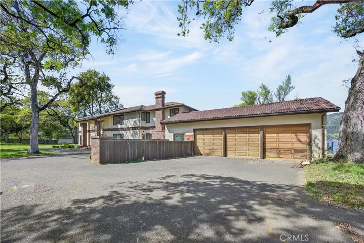 8266 Peninsula, Kelseyville, California 95451