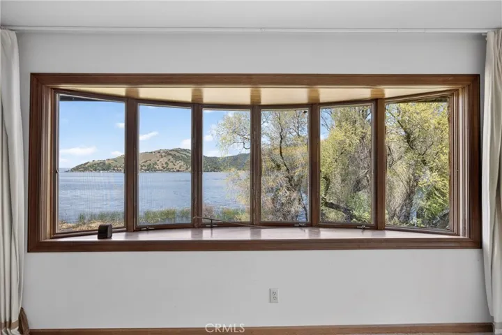 8266 Peninsula, Kelseyville, California 95451