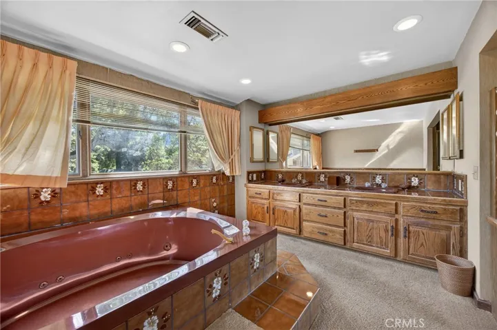 8266 Peninsula, Kelseyville, California 95451