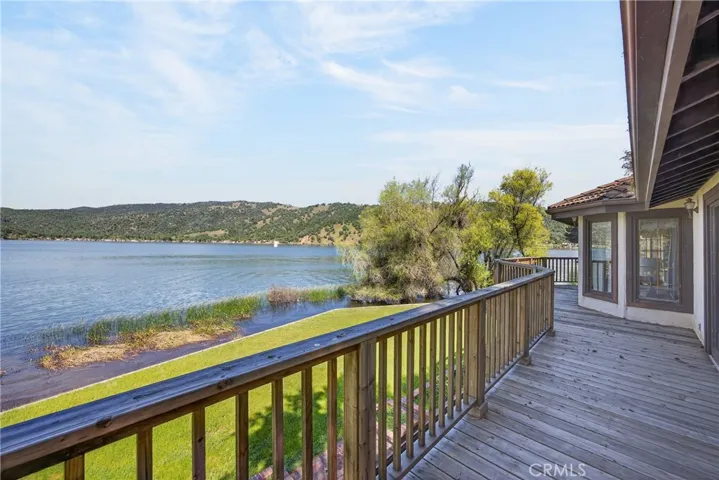 8266 Peninsula, Kelseyville, California 95451