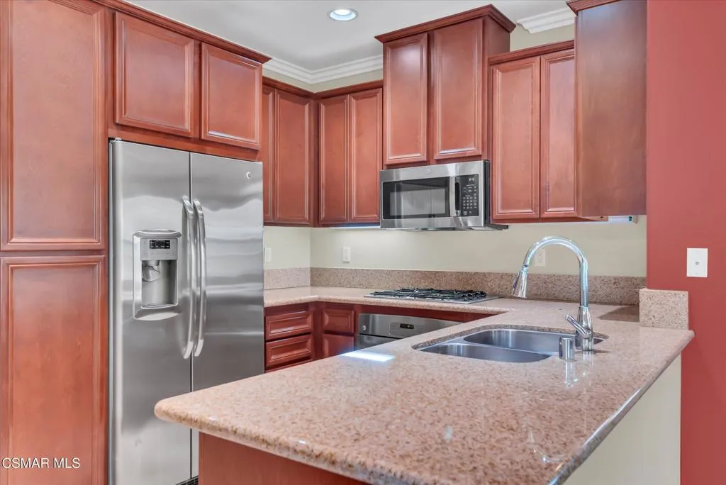 24-3262 London Lane-24