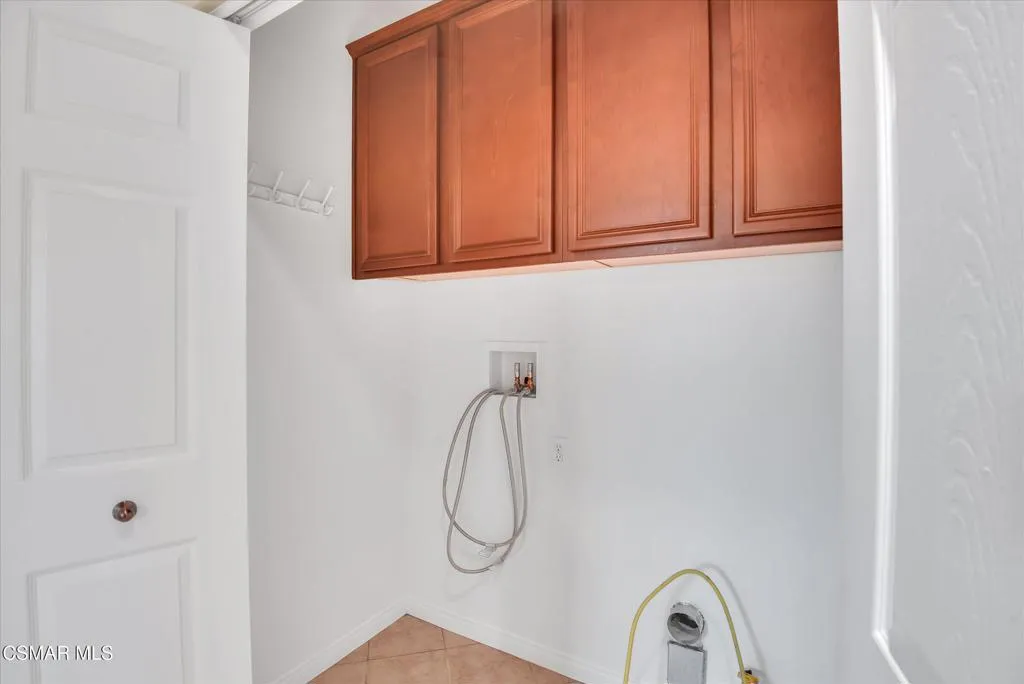 42-3262 London Lane-42