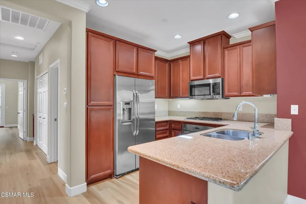 25-3262 London Lane-25