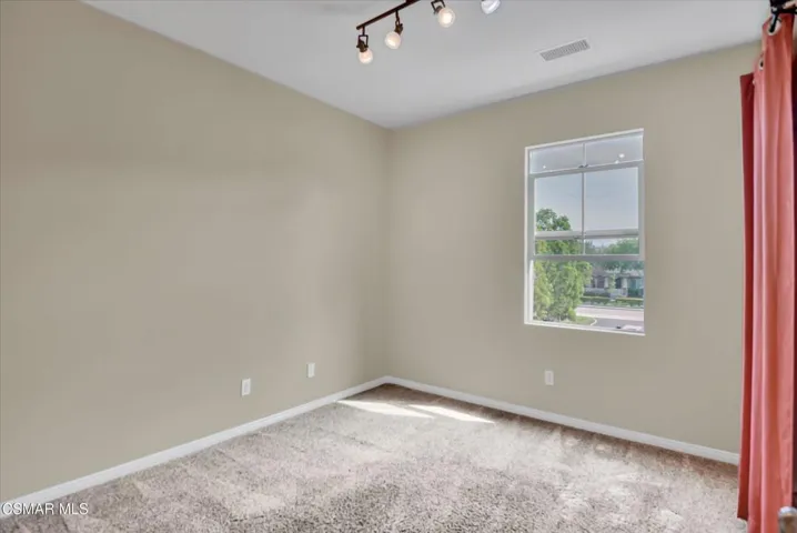 30-3262 London Lane-30