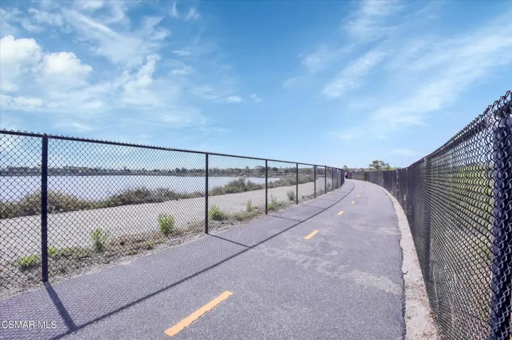 70-3262 London Lane-70