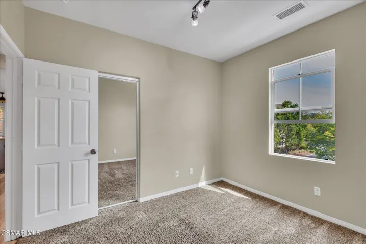 39-3262 London Lane-39